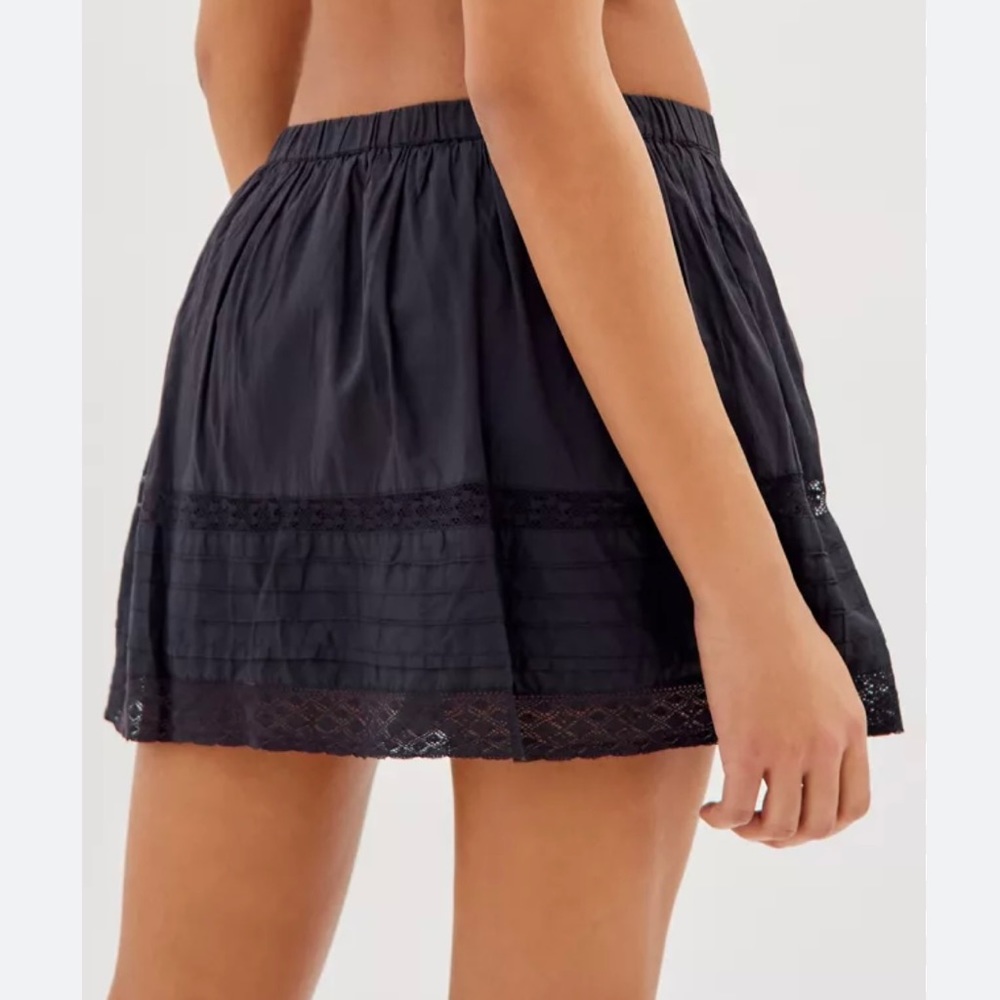 Urban Outfitters Annabelle Lace Miniskirt Small